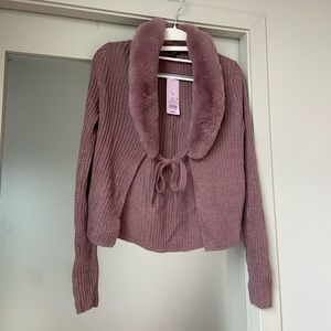 Size M Purple tie front cardigan with fur collar